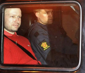 EL ASESINO NORUEGO DECLARA QUE ESTAR AISLADO EN EL C&AacuteRCEL ES UNA TORTURA
