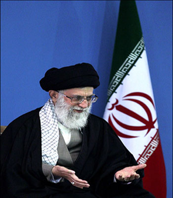 Khaminei tenemos cien documentos prueba el rol de EE.UU. en operaciones terroristas
