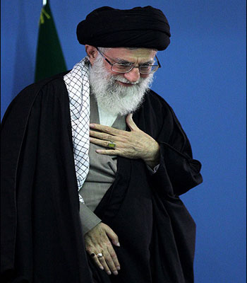 Khaminei tenemos cien documentos prueba el rol de EE.UU. en operaciones terroristas