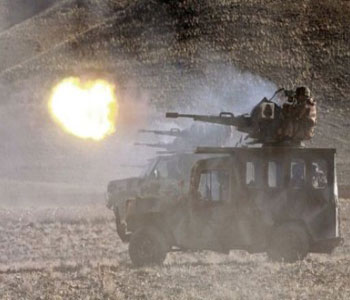 Maniobras terrestres defensa de la guardia de la revoluci&oacuten en el este de Ir&aacuten