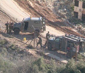 Una obra de inmunizaci&oacuten y establecimiento de alambre de p&uacuteas cerca de la l&iacutenea azul