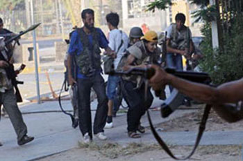 La revoluci&oacuten libia… Primavera de combates y divisi&oacuten