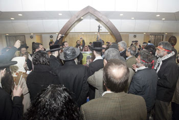 Una delegaci&oacuten de la Marcha Global del Quds visita la tumba del M&aacutertir Mougnieh