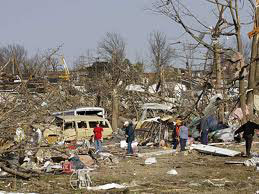 Potentes tornados azotan Estados Unidos
