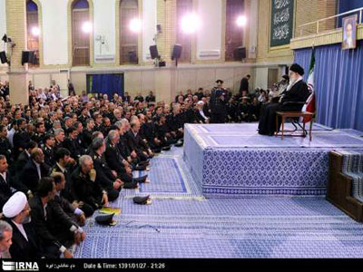 Imam Khaminei confirma la importancia de obtener la aprobación del pueblo