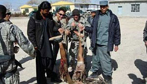 Escandalosos fotos de soldados de EE.UU.