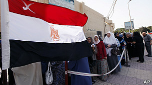 Los egipcios continúan sus elecciones en el segundo día de elecciones presidenciales