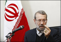 Lariyani advierte de repetir el modelo libio en Siria