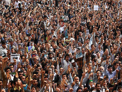 En el 23 aniversario de su muerte, el santuario del Imam Khomeini lleno de visitantes