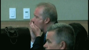 Un dram&aacutetico suicidio en el Tribunal de Phoenix, Arizona