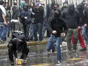 Homenaje a Pinochet con escasa asistencia y violencia en la calle