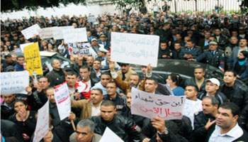 En Túnez crece el conflicto entre Interiores y los sindicatos de seguridad