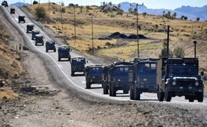 Turqu&iacutea agrupa tropas y artiller&iacutea pesada adyacente a la frontera Siria