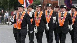 Enfrentamientos en Belfast tras una marcha orangista