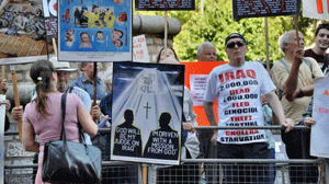 Activistas brit&aacutenicos se manifiestan contra Blair en Londres