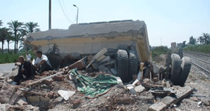 Un tren de pasajeros descarrila a 30 kil&oacutemetros de El Cairo