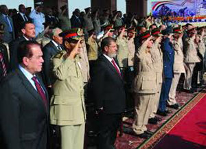 Morsy nombra asesor presidencial al exprimer ministro al Ganzouri