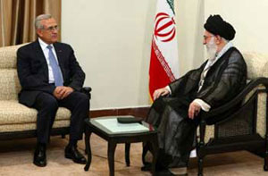 Encuentro entre el Imam Jamenei y el presidente libanés al margen de la Cumbre