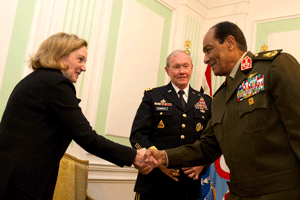 Embajadora de EE.UU. abandona El Cairo por las protestas