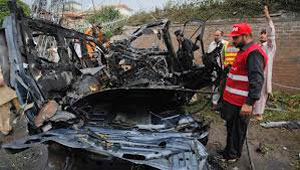 Un ataque suicida junto al consulado de EEUU en Pakist&aacuten