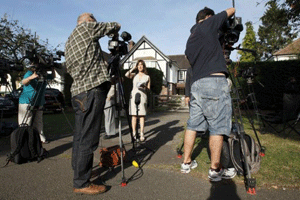 La ni&ntildea superviviente a los asesinatos de Francia no ha podido dar m&aacutes detalles