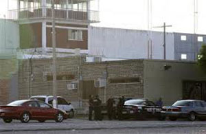 M&aacutes de 130 reos se fugan de una c&aacutercel en la frontera de México