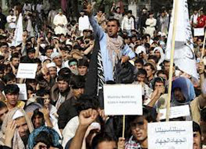 Decenas de polic&iacuteas heridos en protestas en Kabul