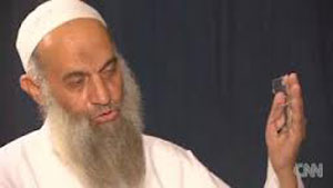 El hermano de Al Zawahiri propone negociar entre Occidente y Al-Qaeda