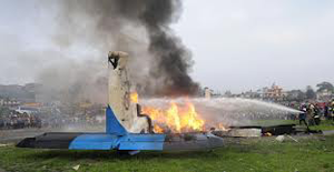 Diecinueve muertos al estrellarse un avión en Nepal