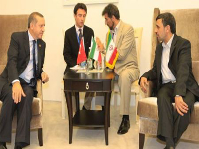 El Presidente iraní y el Primer Ministro turco abordan la crisis Siria