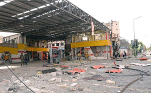 Tres violentas explosiones terroristas sacuden la plaza de Saad Allah al-Yabiri en Alepo