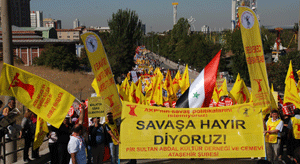 Multitudinaria manifestación alauita en Ankara