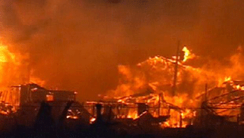 Incendio destruye más de 50 casas en Nueva York