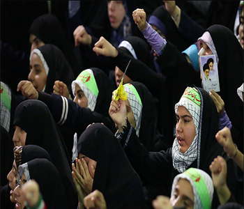 Imam Jamenei: Hegemon&iacutea mundial seguir&aacute con sus complots contra Ir&aacuten
