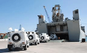 Medio centenar de vehículos Lince salen rumbo a Líbano