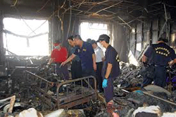 Taiwán: Incendio en un hospital deja 12 muertos