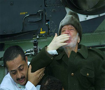 Exhumaci&oacuten del cad&aacutever del ex presidente palestino
