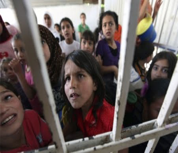 Prisioneras palestinas paren encadenadas