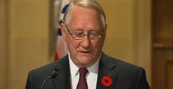 Dimite el alcalde de Montreal por un escándalo de corrupción