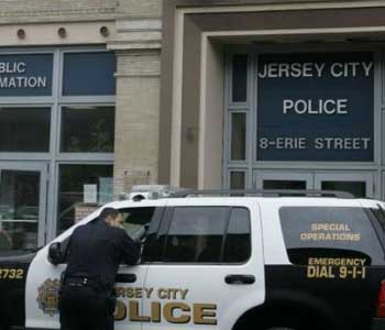 Tres polic&iacuteas heridos en tiroteo en Nueva Jersey
