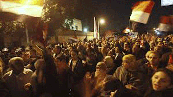 Egipto: Jefe de fuerzas armadas llama a diálogo nacional