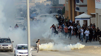 El régimen de Bahréin responde con disparos a las manifestaciones pacíficas