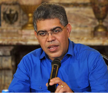 Canciller venezolano tras visitar a Ch&aacutevez: “Compartimos bromas y re&iacutemos”
