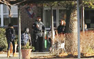 Escuelas en Estados Unidos bajo protección de las armas