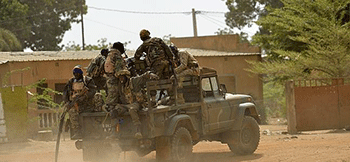 Tropas malienses y francesas combaten en las calles de Gao