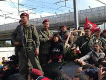 Día de luto nacional en Túnez, el pueblo despide a Chokri Belaid