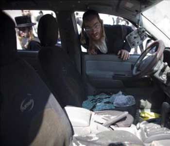 Los colonos sionistas atacan los palestinos en Cisjordania