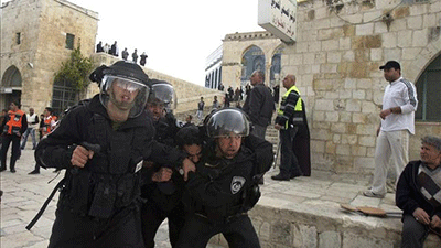 Los israelíes irrumpen en la Explanada del Aqsa en la ciudad santa