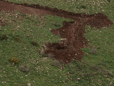 Los enemigos israelíes realizan obras en la orilla del río libanés “Wazzani”