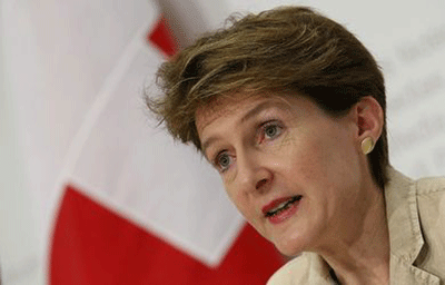 Suiza cede a las presiones de la derecha